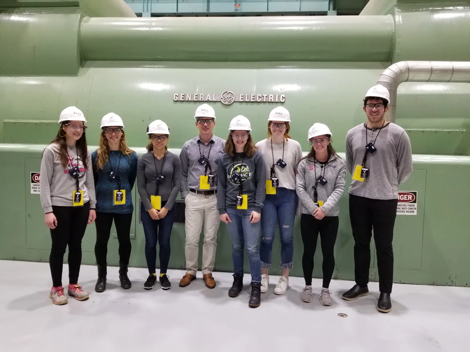 Chemistry and Environmental Studies Professor Chris Graves with his ENVS 001 students on a field trip to the Limerick Generating Station.